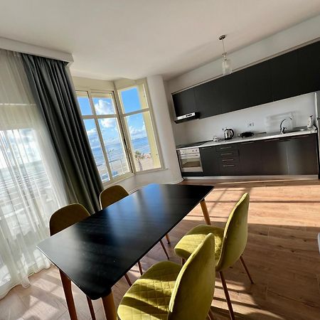 Wave Beachfront Apartments Durrës Exteriör bild