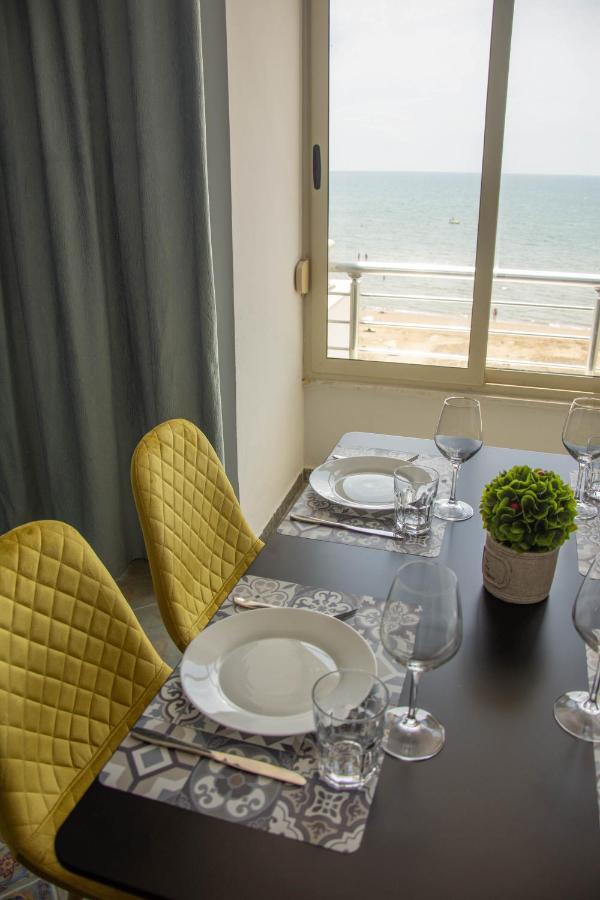 Wave Beachfront Apartments Durrës Exteriör bild