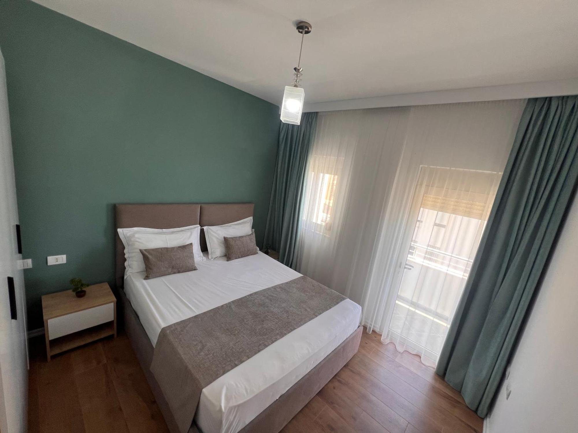 Wave Beachfront Apartments Durrës Exteriör bild
